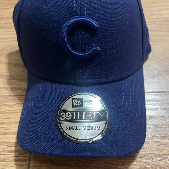 NEW Chicago Cubs Hat - Picture 2 of 5